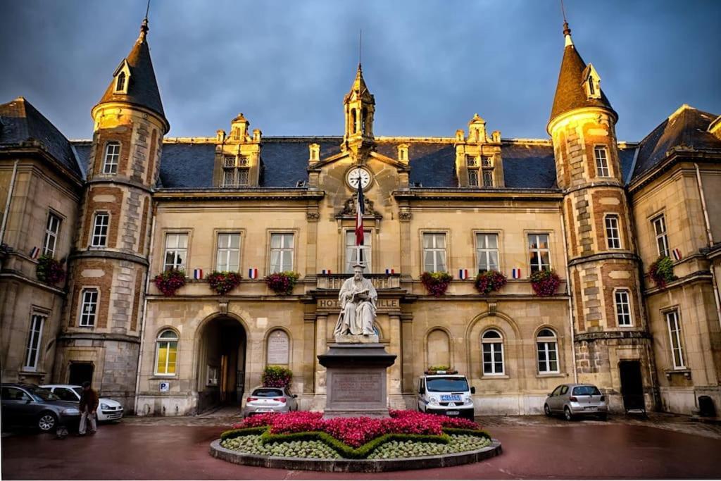 Villa Eugénie Melun Esterno foto